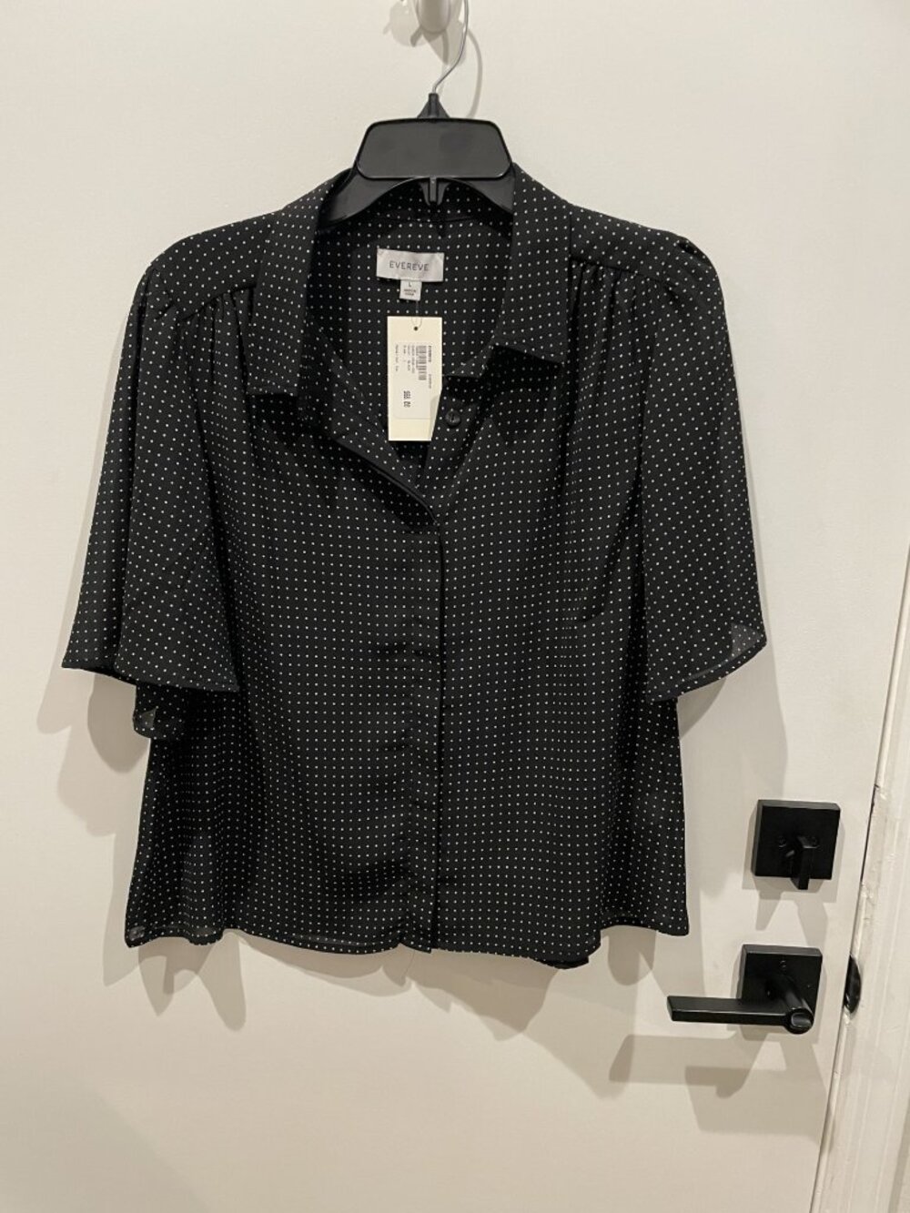 Evereve polka dot black & white short sleeved blouse - Size Large - NWT - $68